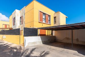 Chalet pareado en venta en calle Malagueña